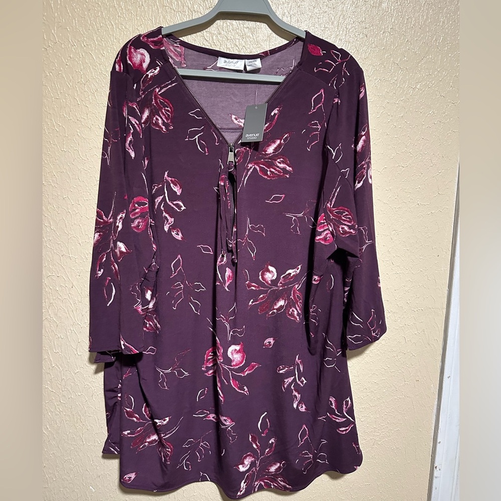 Avenue Studio Front Zipper Pullover Top Blouse Plus Size NWT Size 26/28 Floral